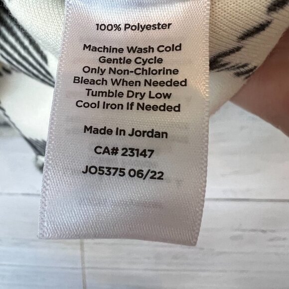 T by Talbots Jacket Womens SZ MP Black and White Merry Plaid Cozy Sherpa Outdoor - Picture 12 of 14